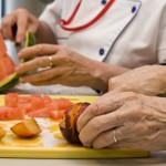 Comment gérer une personne âgée qui refuse de manger?